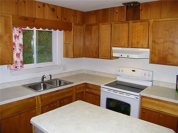 3rd image of 22 Homestead Dr