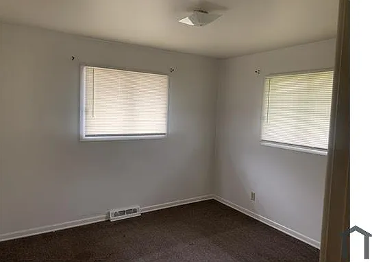 2 bed, 900 sqft, $1,100 — Photo 4