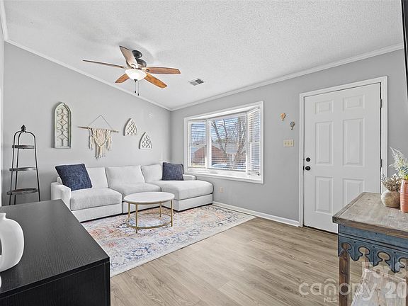 5th image of 1108 McKinnon Dr