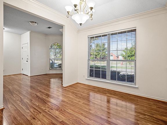 5th image of 4805 Highlands Dr