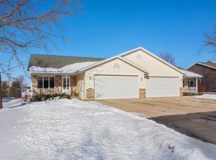 W5114 Natures Way Dr, SHERWOOD, WI 54169