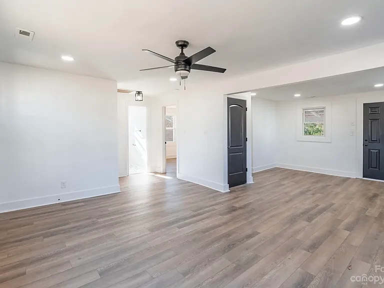 826 Hamrick St — Photo 2