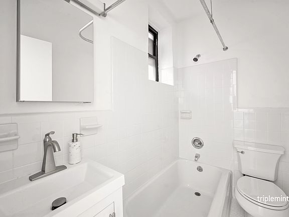4th image of 49 Morton St APT 1C