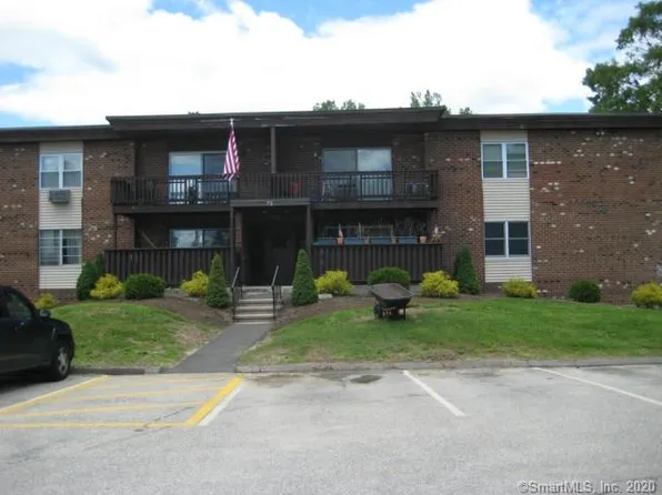 79 Balance Rock Rd APT 1, Seymour, CT 06483