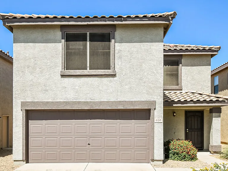 650 E Woodsman Pl — Photo 1