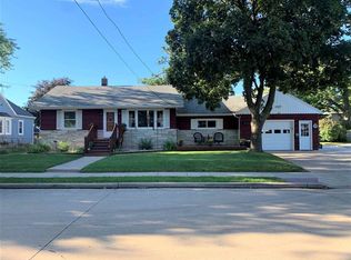 722 Bismarck Ave, Oshkosh, WI 54902
