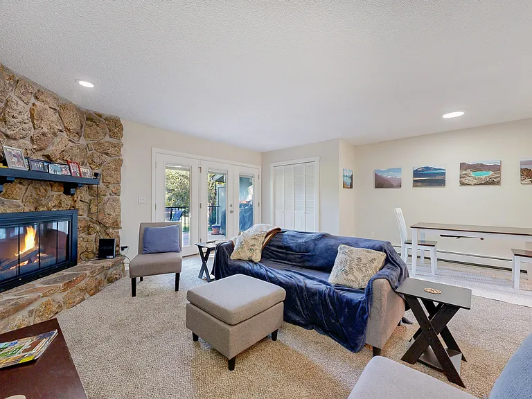 1404 Adriel Dr — Photo 34
