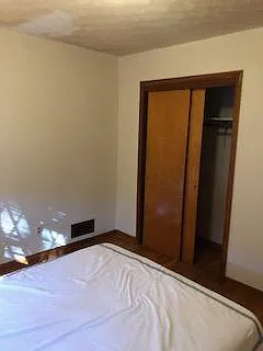 4 bed, 2.5 bath, 2000 sqft, $702 — Photo 2