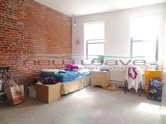4th image of 752 Tremont St APT 3