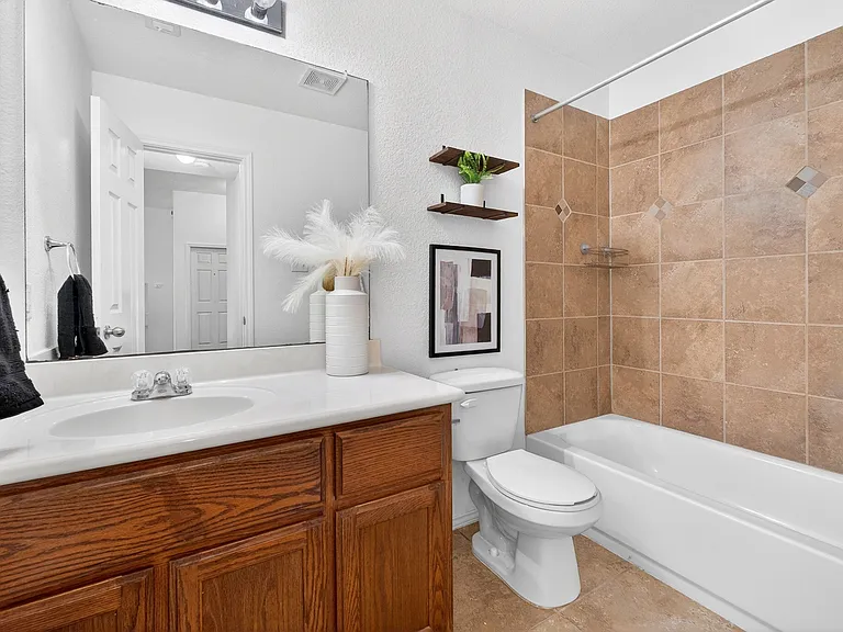 403 Chrislyn St — Photo 17