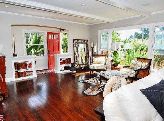 3rd image of 4354 Lyceum Ave