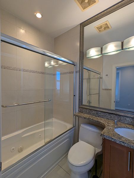 Vancouver House for rent - 3 Bedrooms — photo 11