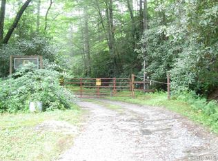 34 Grimshaw Blvd, Sapphire, NC 28774