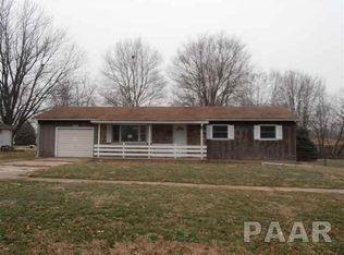 909 Elm St, Delavan, IL 61734