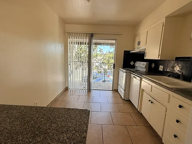 1526 Robertson Blvd #1526