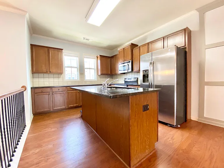 1324 Kingston Trl — Photo 10