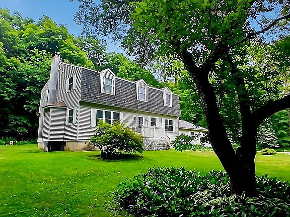 3rd image of 384 Duffy Road