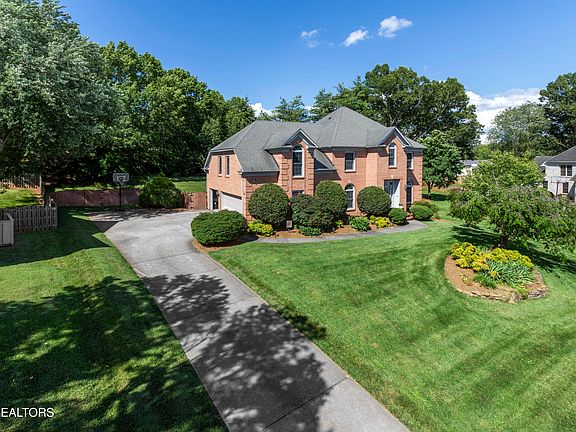 2nd image of 756 Sedgley Dr