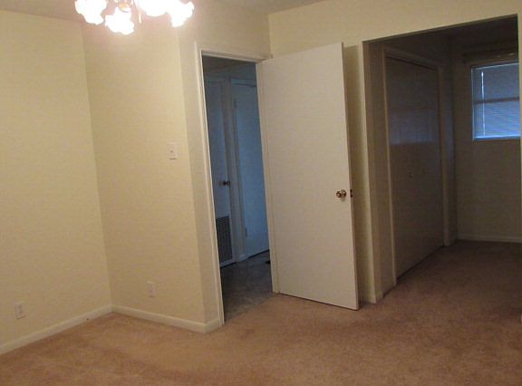 5th image of 2605 Saba Ln