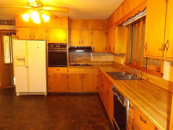 3rd image of 109 Lamb Dr