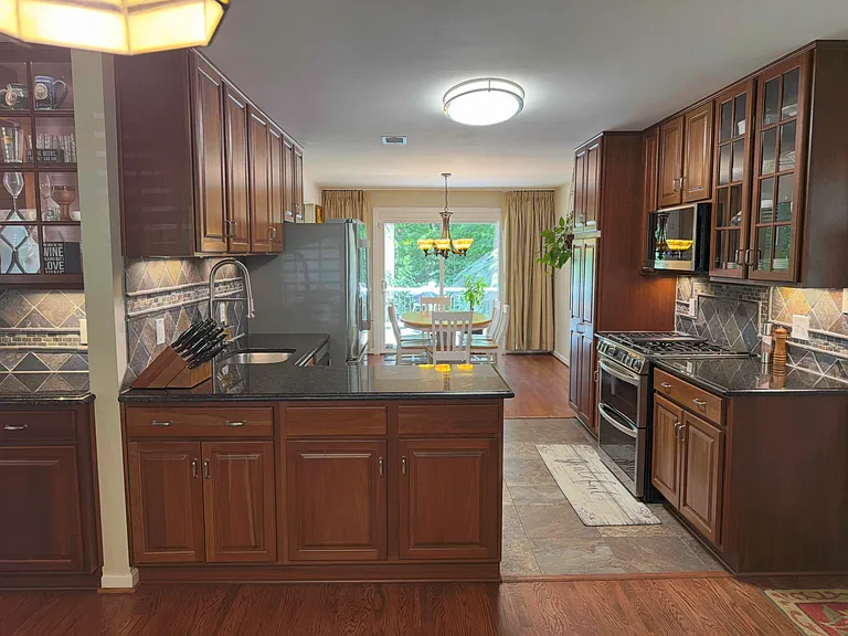 4143 Lenox Dr — Photo 8