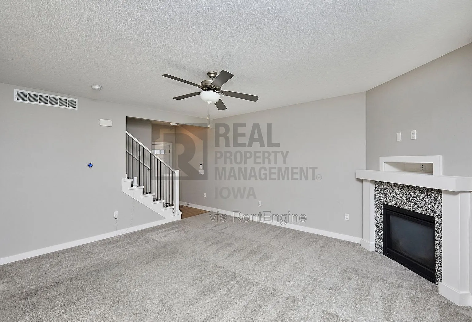 3 bed, 3.0 bath, 1470 sqft, $1,845 — Photo 3