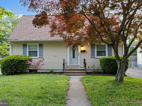 160 Saybrook Ave, Hamilton, NJ 08619