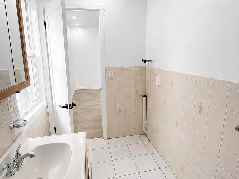 87 Merseles St #1 — Photo 16