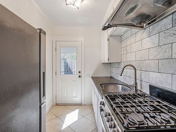 2nd image of 309A Nevada St