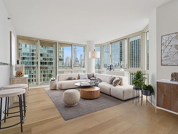 2nd image of 20 2nd St APT 1909X