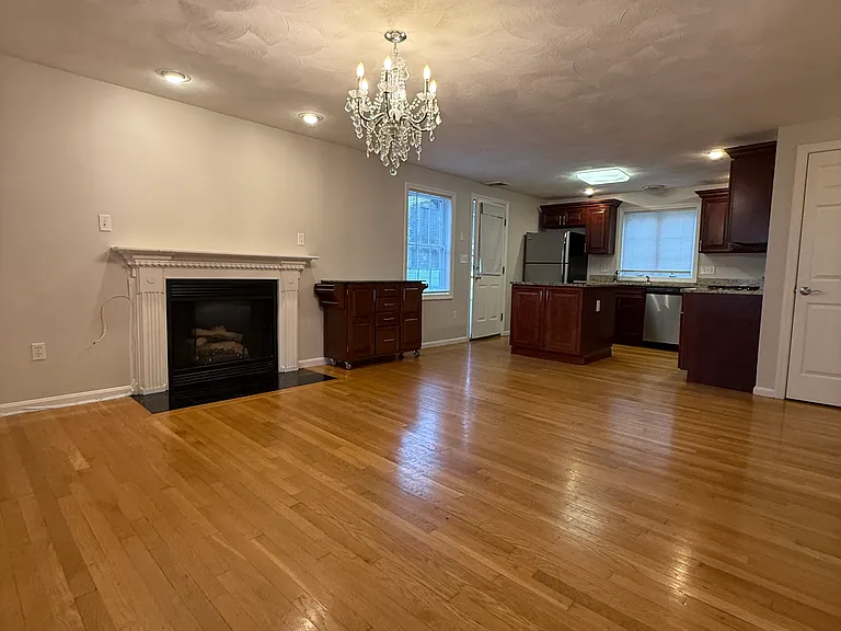 5 Kensington Park — Photo 2