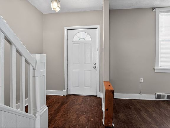 5th image of 303 Reifert St