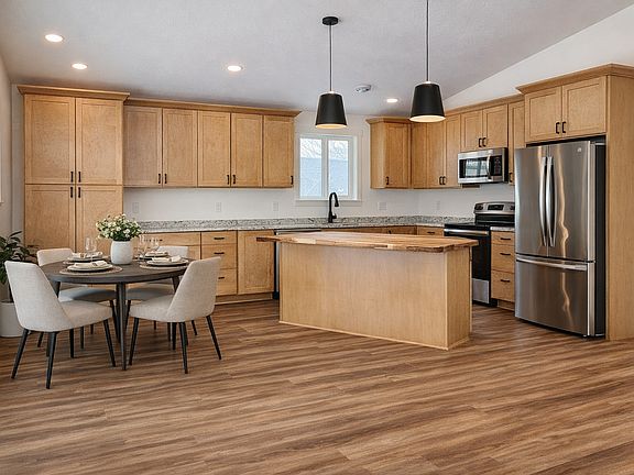 5th image of 703 2nd St