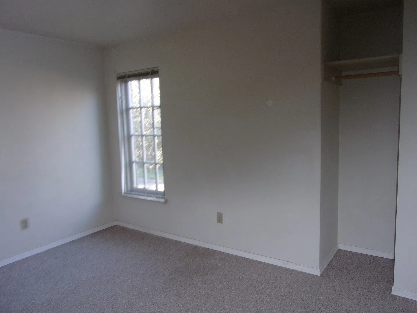 096 - Old Pi Phi House - 3002 NW Harrison Blvd. Corvallis, OR 97330 — Photo 4