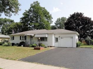 400 Cascade Pl, Rochester, NY 14609