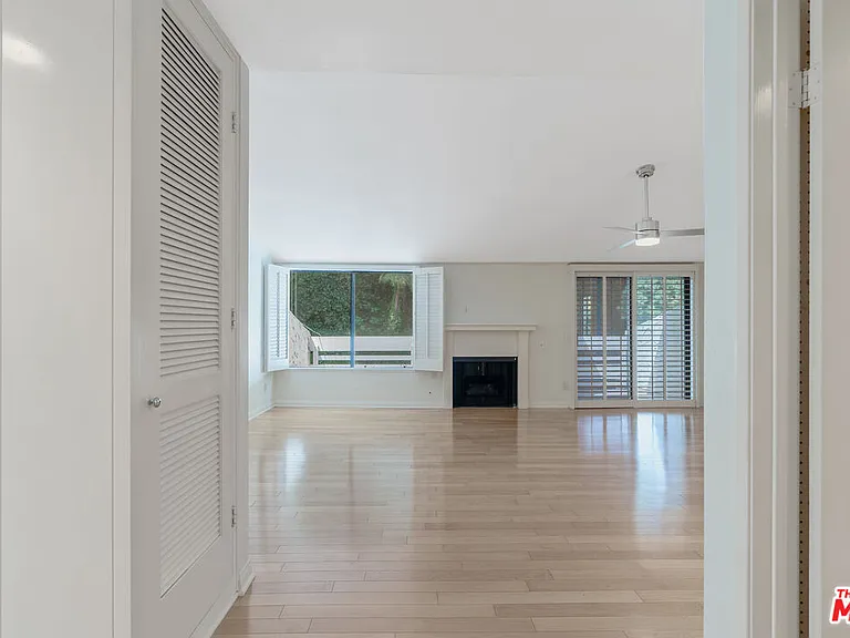 23454 Park Hermosa — Photo 17
