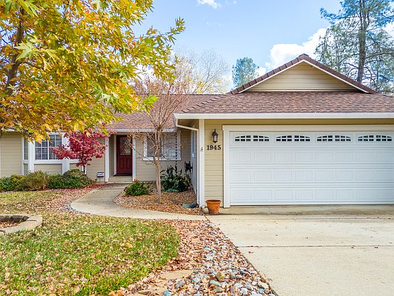 2nd image of 1945 Kinvarra Way