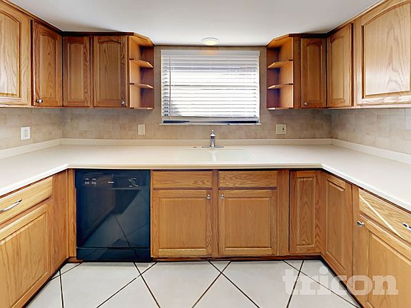 4th image of 2125 El Campo Ave