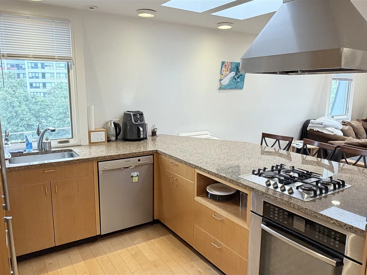 1 bed, 700 sqft, $2,900 — Photo 1