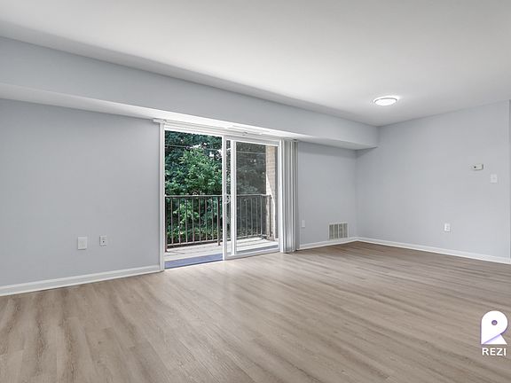 3rd image of 6549 Hil Mar Dr