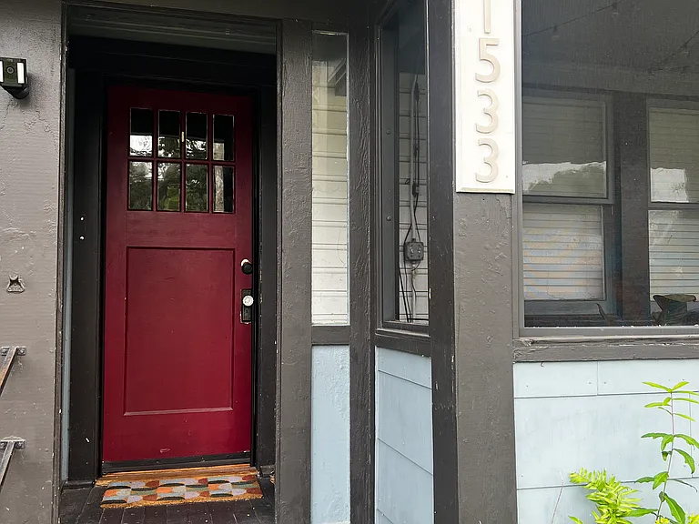 1533 Hough St — Photo 5