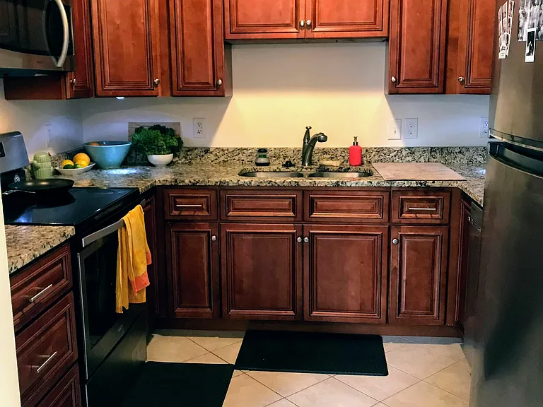 531 Caroline Ave — Photo 5
