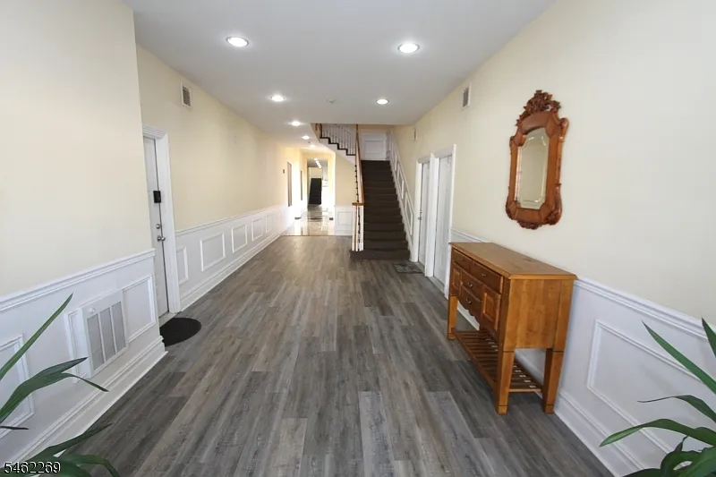 1 bed, 1.5 bath, $1,750 — Photo 2