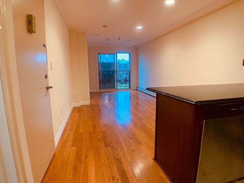 1st image of 25-50 33rd St #Penthouse
