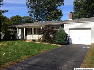 344 Suburban Dr, Toms River, NJ