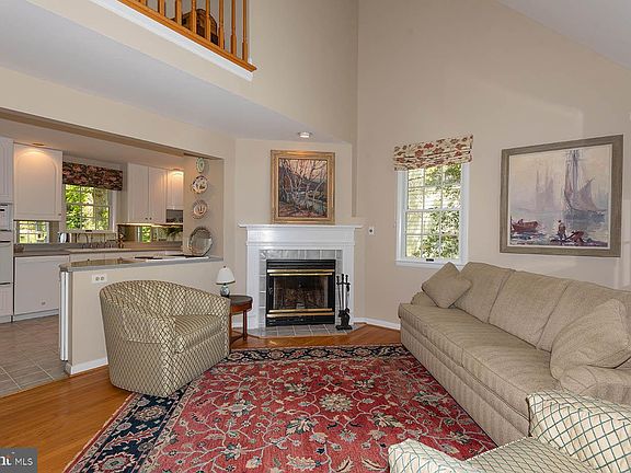 3rd image of 428 Duvall Ln