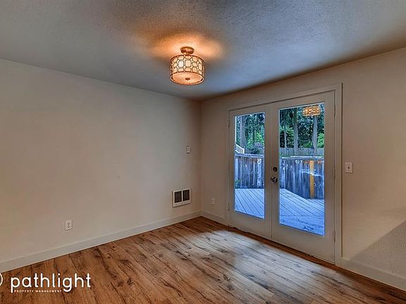 4th image of 12619 126th Avenue Ct E