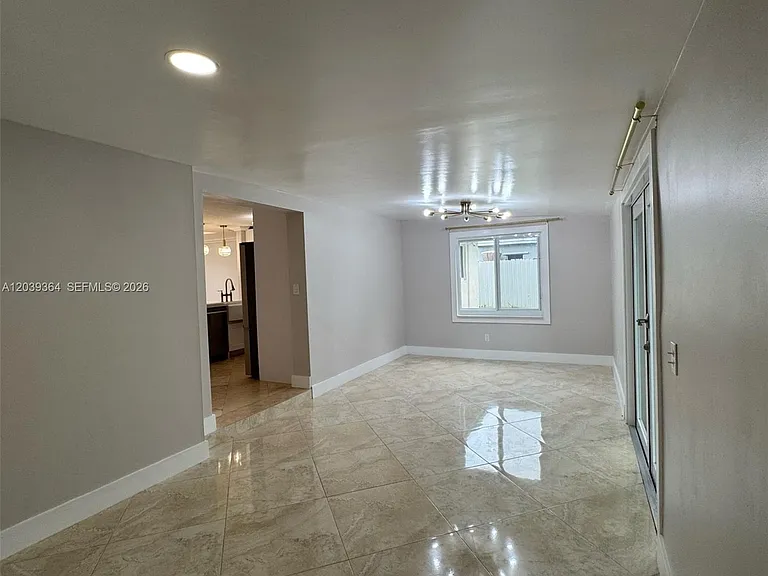 2181 SW 50th Ave — Photo 13