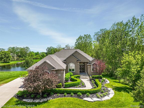 2nd image of 55490 Whispering Hills Dr