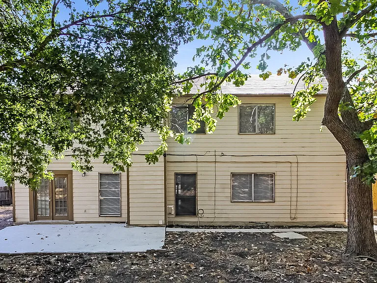 6803 Highland Blfs — Photo 16